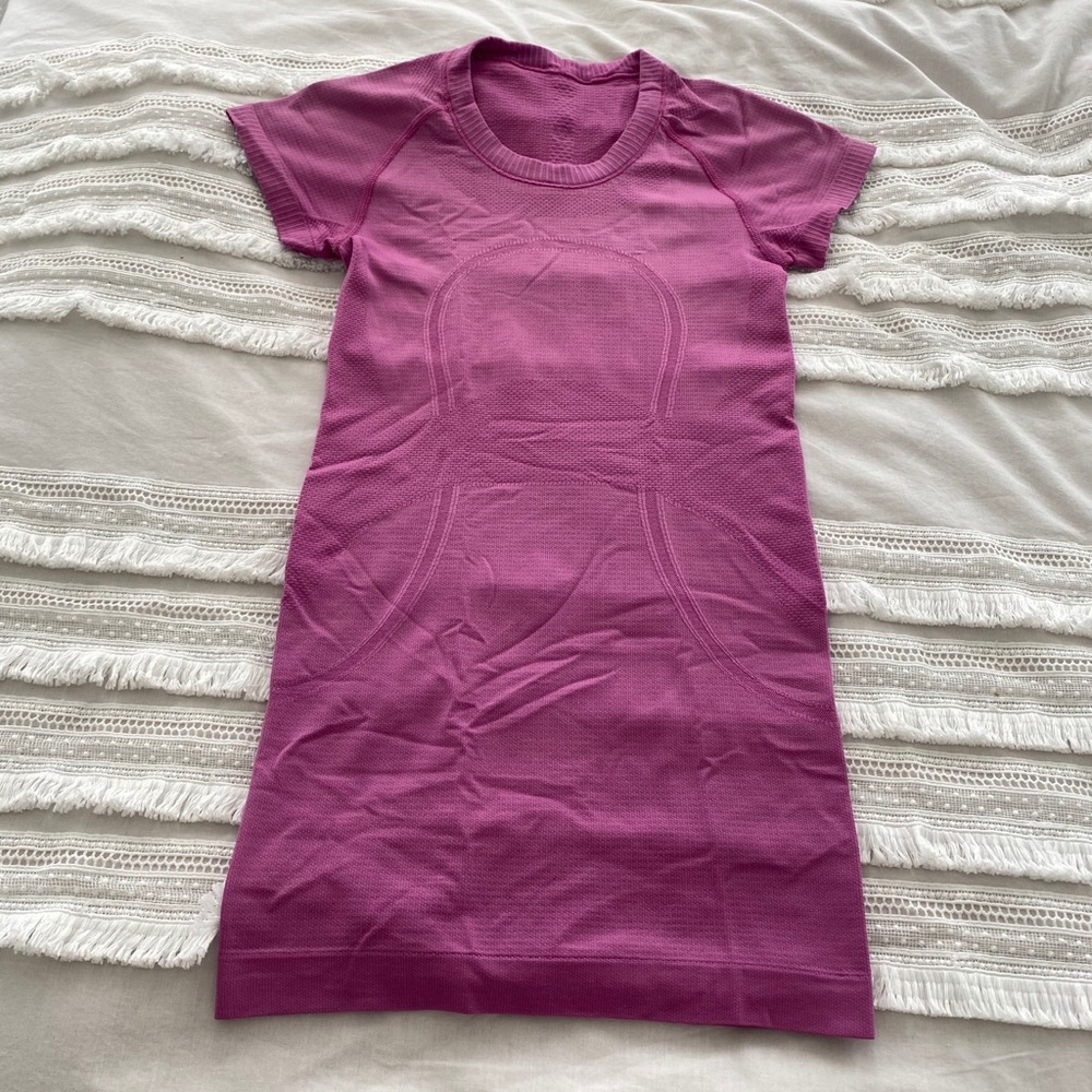 Lululemon athletica short-sleeved top